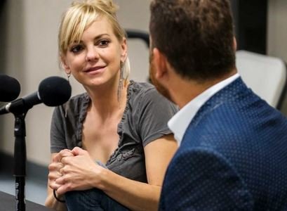 Anna Faris is unqualified