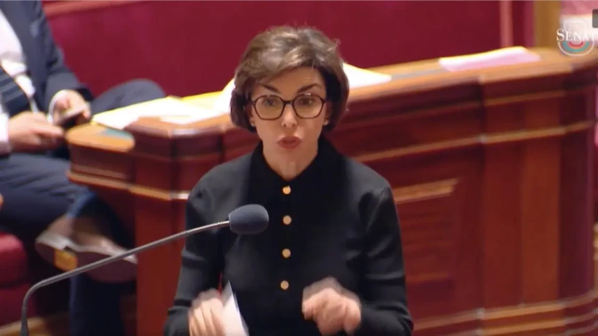 231526166df43a160553f8c9ad4cba4f149bc5e8139b6574bcb8f3e377b04b17