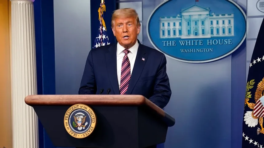 Donald Trump a honoré plus de 100 questions de journalistes