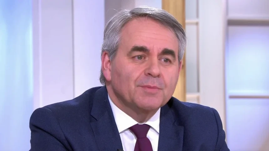 xavier-bertrand-se-raconte-dans-une-future-bio