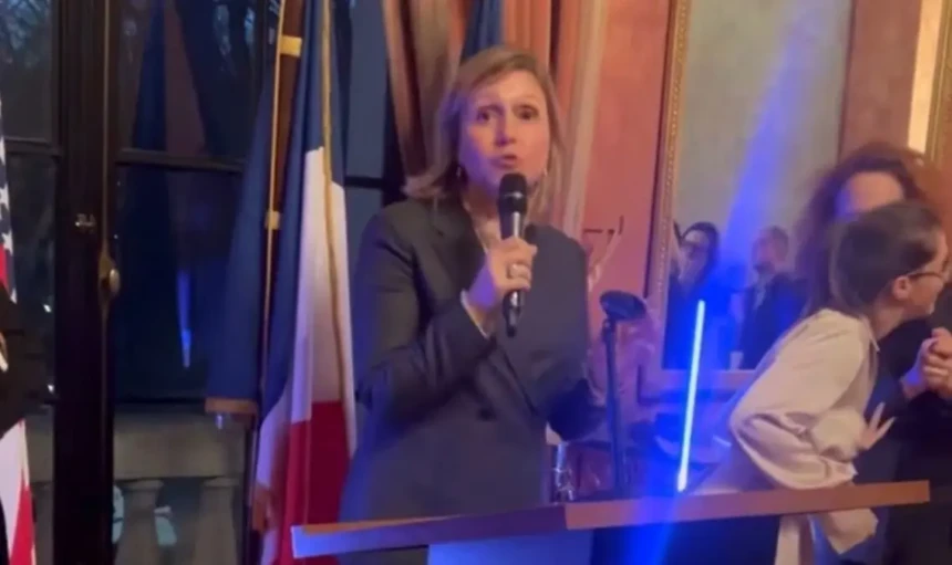 Exclusif - Yaël Braun-Pivet a déposé une trentaine de plaintes pour cyberharcèlement