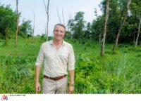 AU ROYAUME DES DRAGONS EMISSION 02 LE PARC NATIONAL DE CHITWAN JOUR 1 CHECK OUT