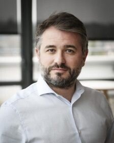 Emmanuel duteil adoube par la redaction de challenges lvmh