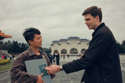 France 5 hugo travers avec les jeunes de taiwan en resistance