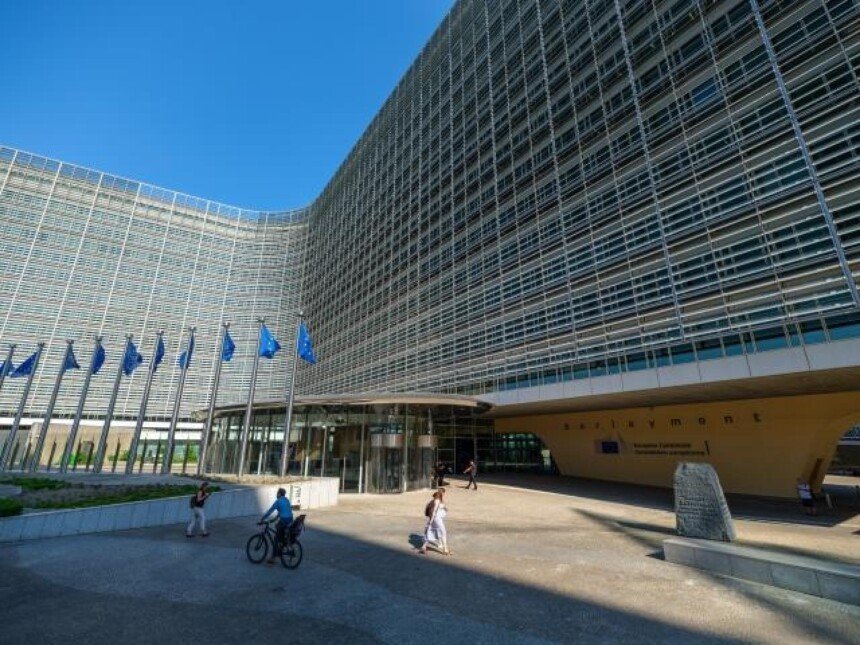 Le rachat de warner sous surveillance europeenne