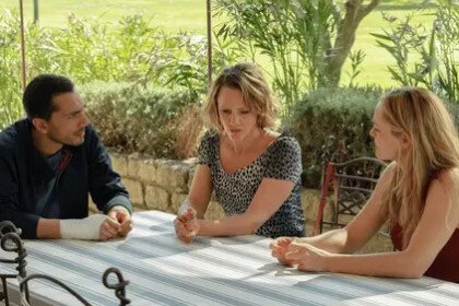 Cyril hanouna cree la surprise et relegue m6 au second plan