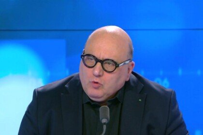 Exclusif julien dray surnomme le baron noir signera ses memoires a la rentree