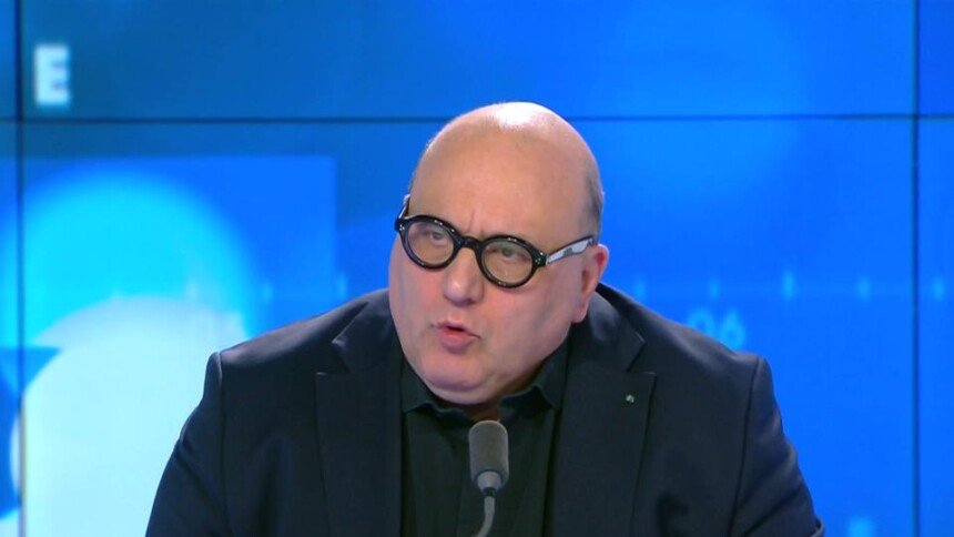 Exclusif julien dray surnomme le baron noir signera ses memoires a la rentree