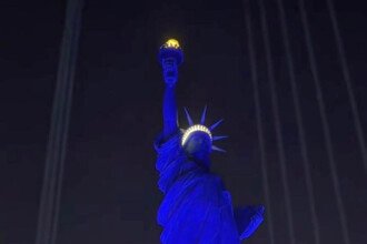 New york celebre les 250 ans des etats unis autour de la statue de la liberte