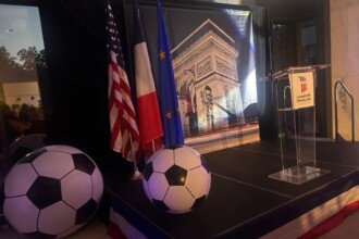 A washington les americains se prennent damour pour les bleus et la france