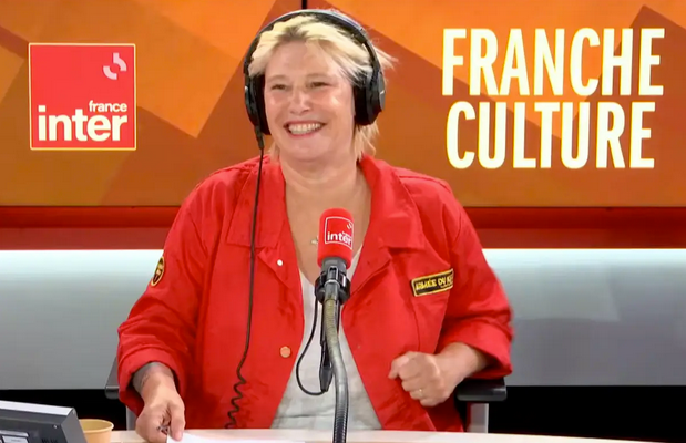 Maïtena Biraben dirige une bande de chroniqueurs à l’humour bien trempé. Ce qui n’empêche pas de se cultiver, au contrai