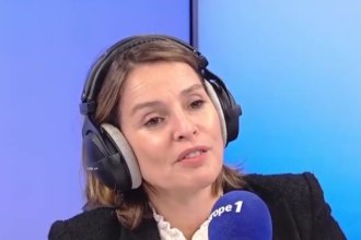 Récemment sur Europe 1, Stéphanie de Muru remplace Valérie Expert sur la tranche de 10 à 12 h.