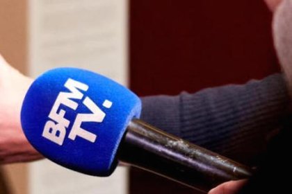 L’équipe de la chaîne a été prise à partie physiquement, selon la SDJ de BFMTV.