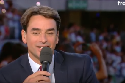 «C’est parfois un peu insupportable quand on vous dit “à toi” et que vous êtes déjà à l’antenne en train de parler», s’e