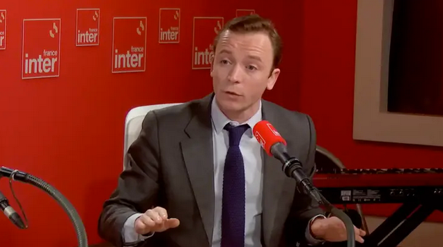 Charles Sapin est également à l’antenne de France Inter, ce qui a provoqué un mouvement de grève appelé à être reconduit