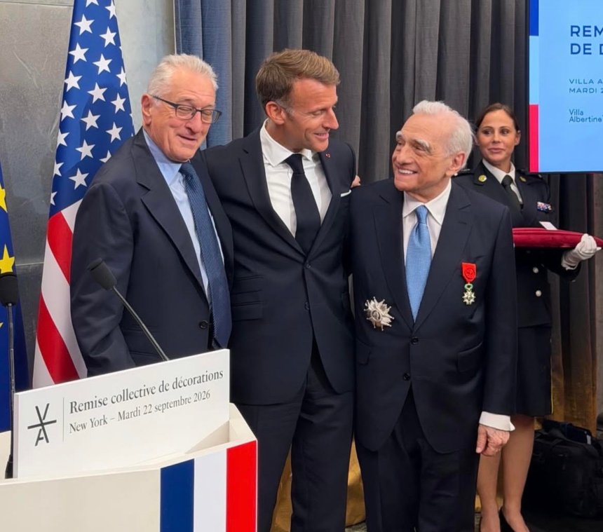 Robert de Niro et Martin Scorsese étaient tout sourire aux côtés du chef de l’Etat, qui leur a remis la Légion d’honneur
