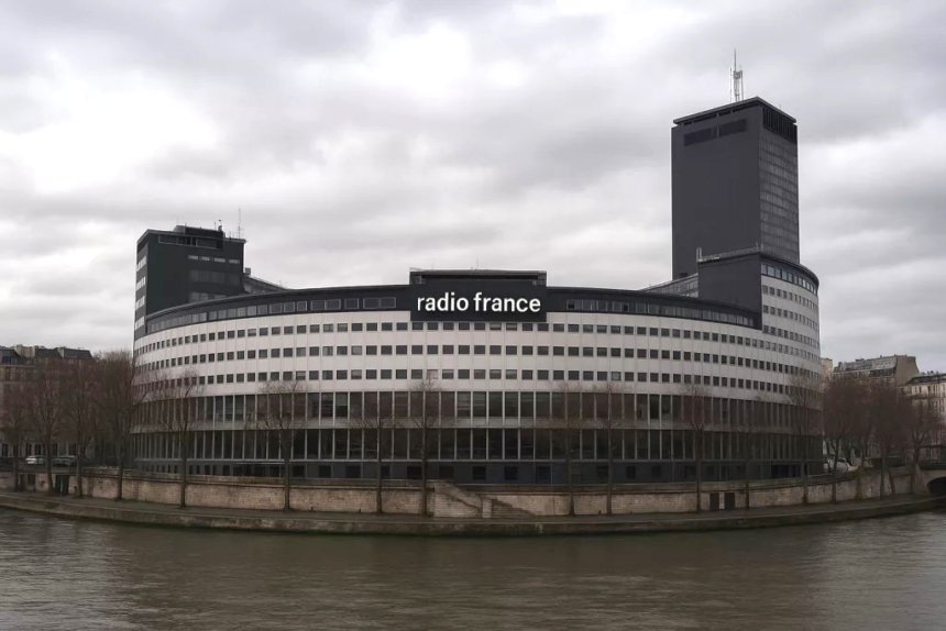 Des parlementaires réclament des garanties de pluralisme du service public en contrepartie de sa dotation.