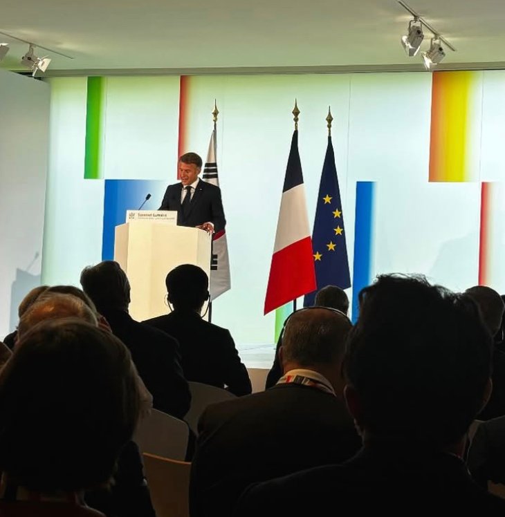 Le président de la République Emmanuel Macron lors du Sommet Lumière le 7 septembre à Saint-Paul-de-Vence.