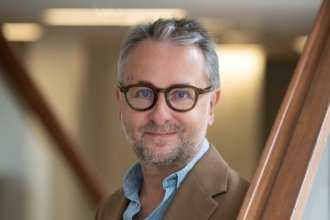 Le nouveau directeur de la station publique, Stéphane Grant, a d’ores et déjà commencé à imprimer sa marque sur la grill