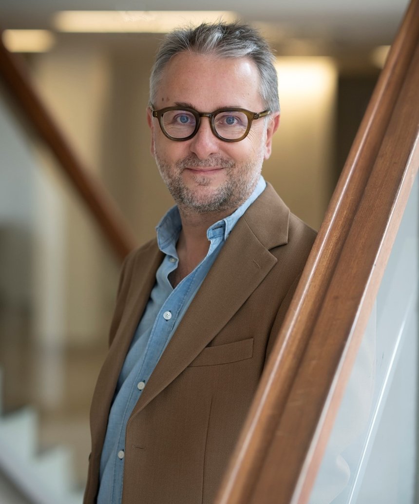 Le nouveau directeur de la station publique, Stéphane Grant, a d’ores et déjà commencé à imprimer sa marque sur la grill
