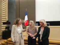 De gauche à droite : Catherine Schöfer, DG deTéva, la réalisatrice Fanny Lesbros, et Sophie Quaranta, rédactrice en chef
