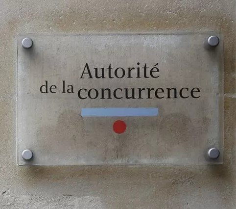 Il est reproché à un groupe, dont l’identité n’est pas révélée, l’imposition de conditions de transaction inéquitables.