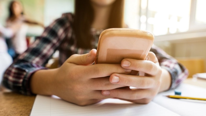 Les moins de 13 ans n'auront accès à aucun réseau social, mais pourront utiliser des plateformes spécialement conçues po
