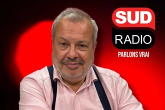Périco Légasse anime une émission quotidienne du lundi au jeudi sur Sud Radio.