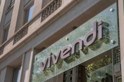 Vivendi souligne également la diminution de son endettement financier net.