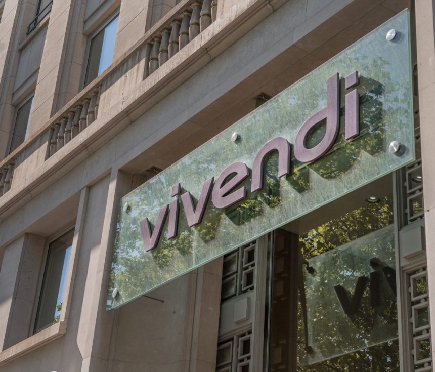 Vivendi souligne également la diminution de son endettement financier net.