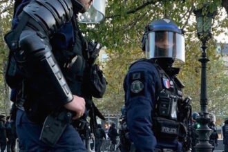 Plusieurs journalistes ont été blessés par les forces de l’ordre ou des manifestants.